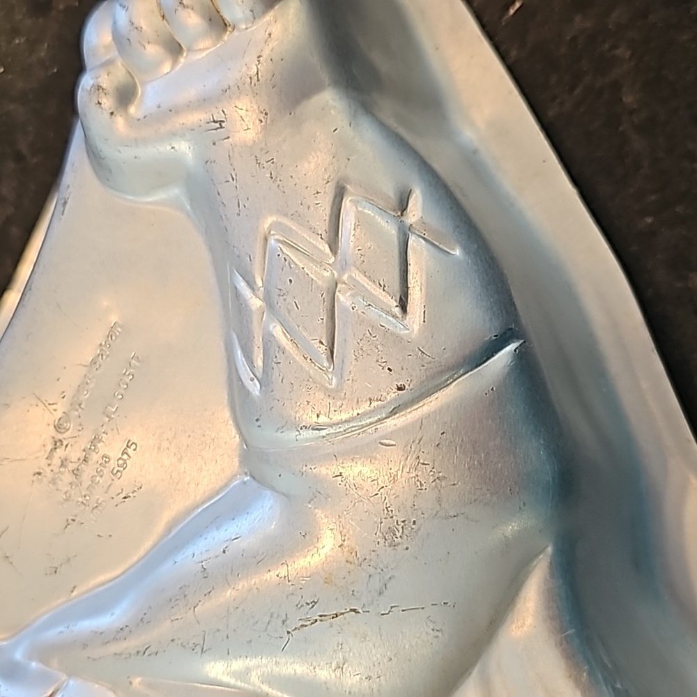 Vintage '94 Wilton x Saban "Mighty Morphin Power Rangers" aluminum cake pan - Picture 7 of 8